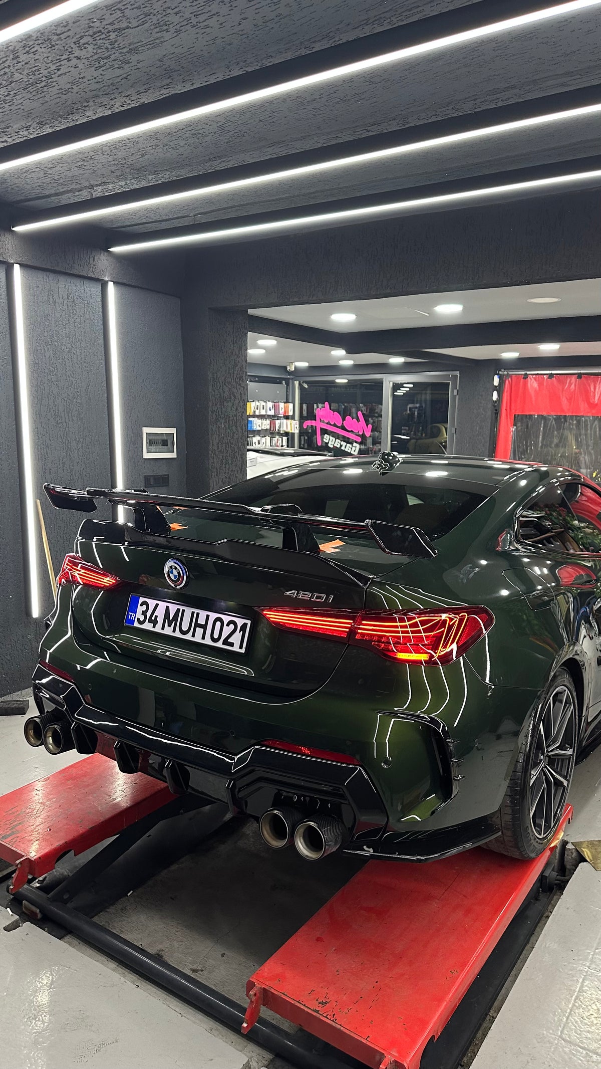 BMW 4 Serisi G22 G23 M4 Style arka difüzör ürün detayı