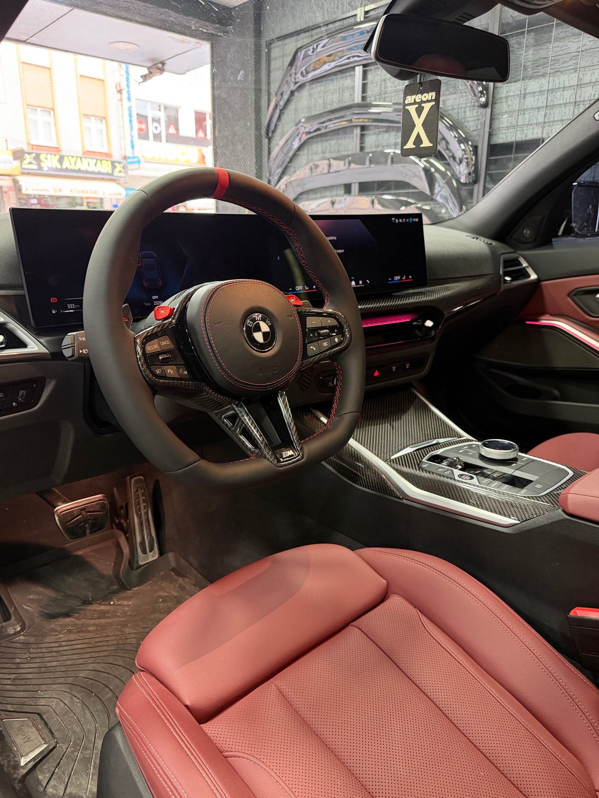BMW G20 LCI 2 karbon trim seti iç mekan detay görseli