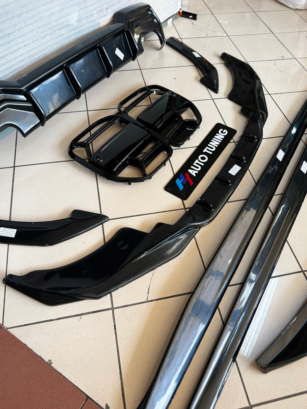 BMW G22 420i parlak siyah Aero Body Kit ön tampon eki