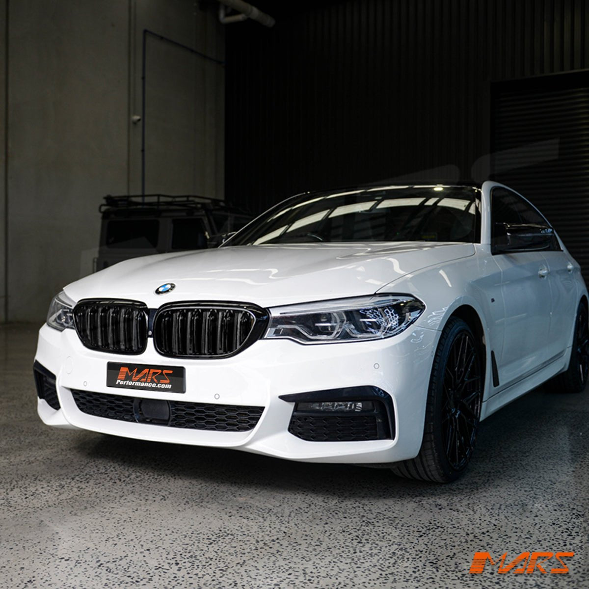 BMW 5 Serisi G30 Uyumlu 2017-2019 Uyumlu M5 Style Çift Çizgi Panjur