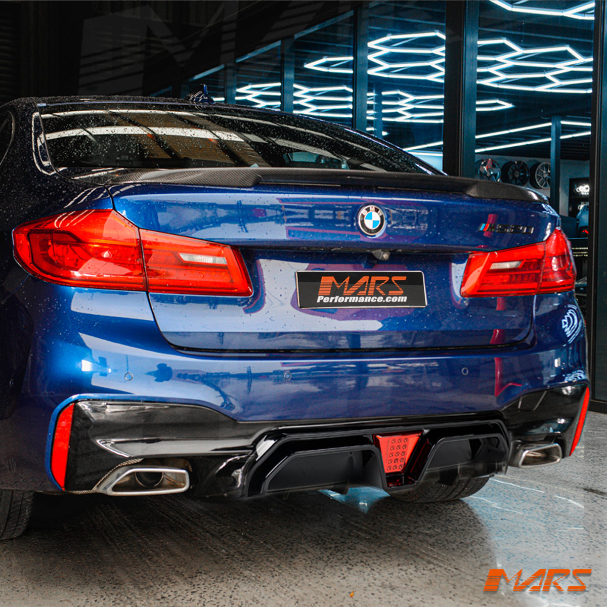 BMW 5 Serisi G30 2017-2023 M5 CS LED Işıklı Çakarlı Difüzör