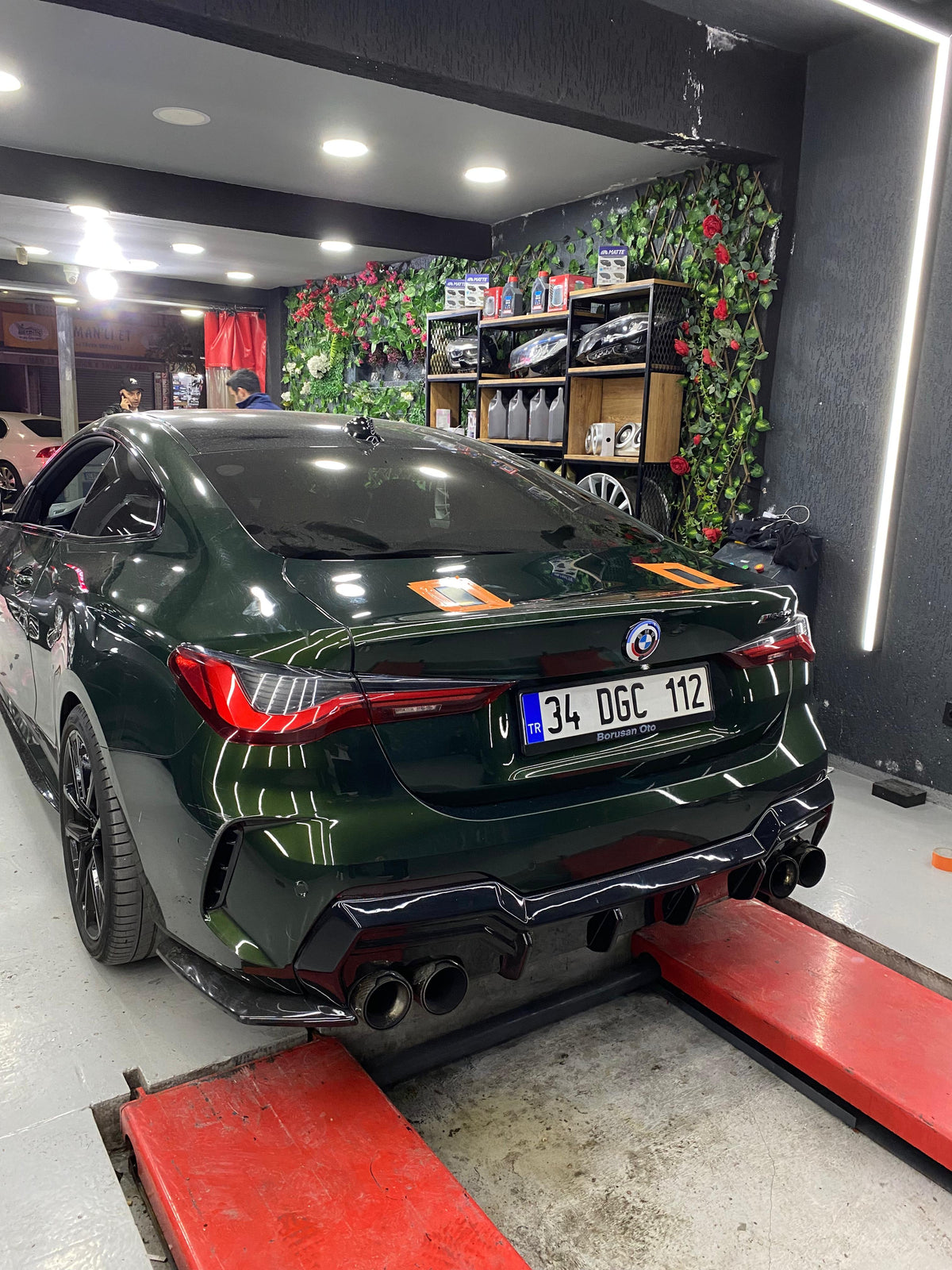 BMW G22 Coupe G23 Cabrio M4 Style difüzör yan görünüm