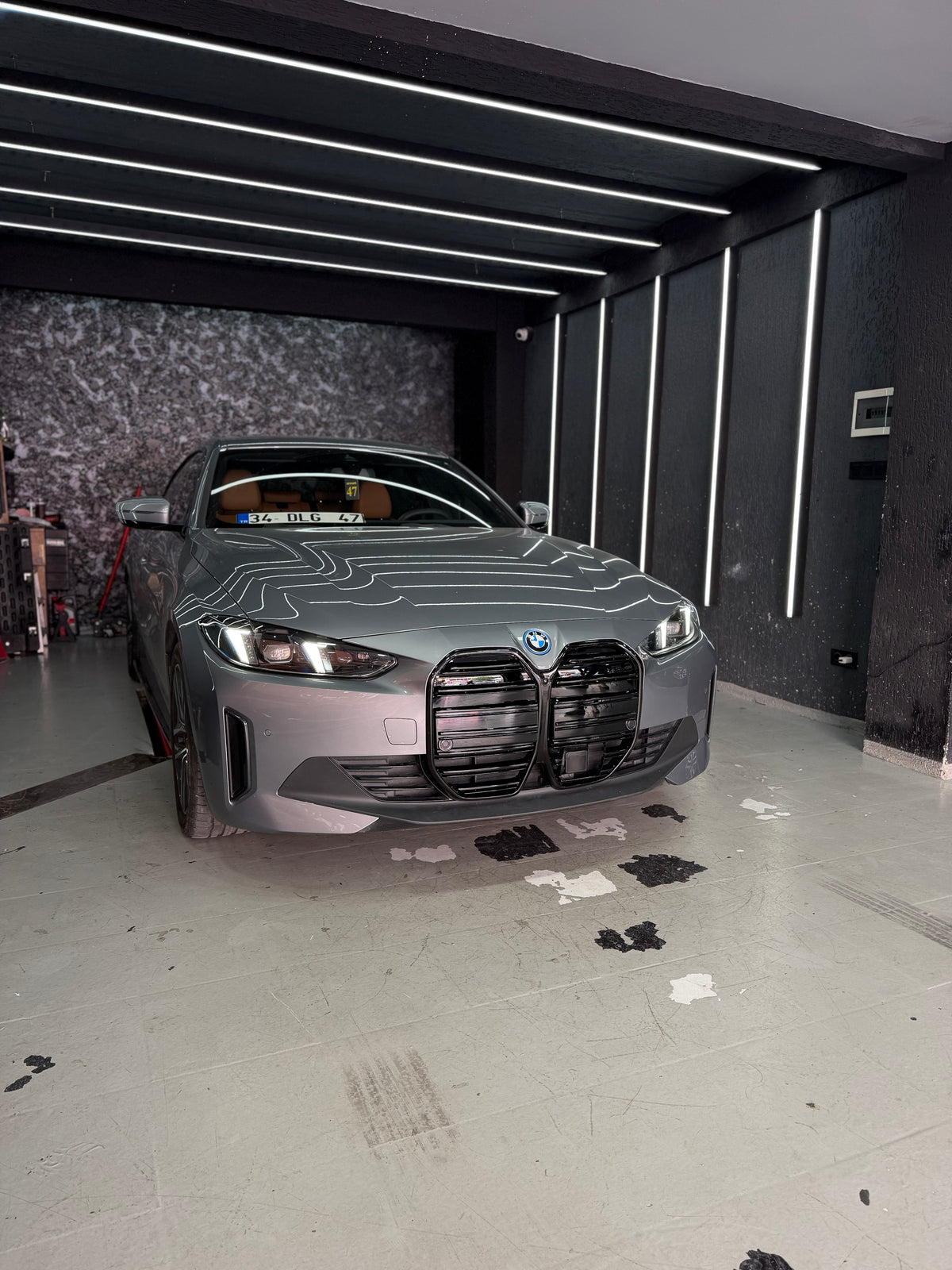 BMW i4 G26 2022-2025 parlak siyah M4 Style panjur ürün detayı