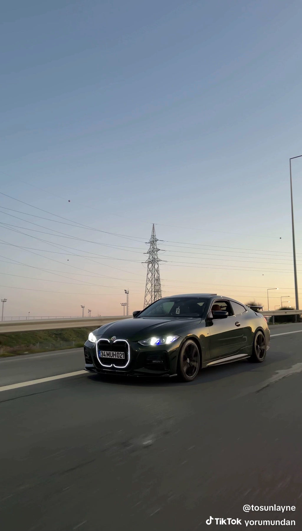 BMW G22 Coupe 2020+ M4 CSL Style LED aydınlatmalı ön panjur