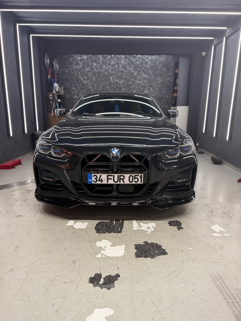 BMW 4 Serisi G22 G23 2020+ Uyumlu M Performance V2 Style 3 Parça Ön Tampon Eki (Lip) – Parlak Siyah