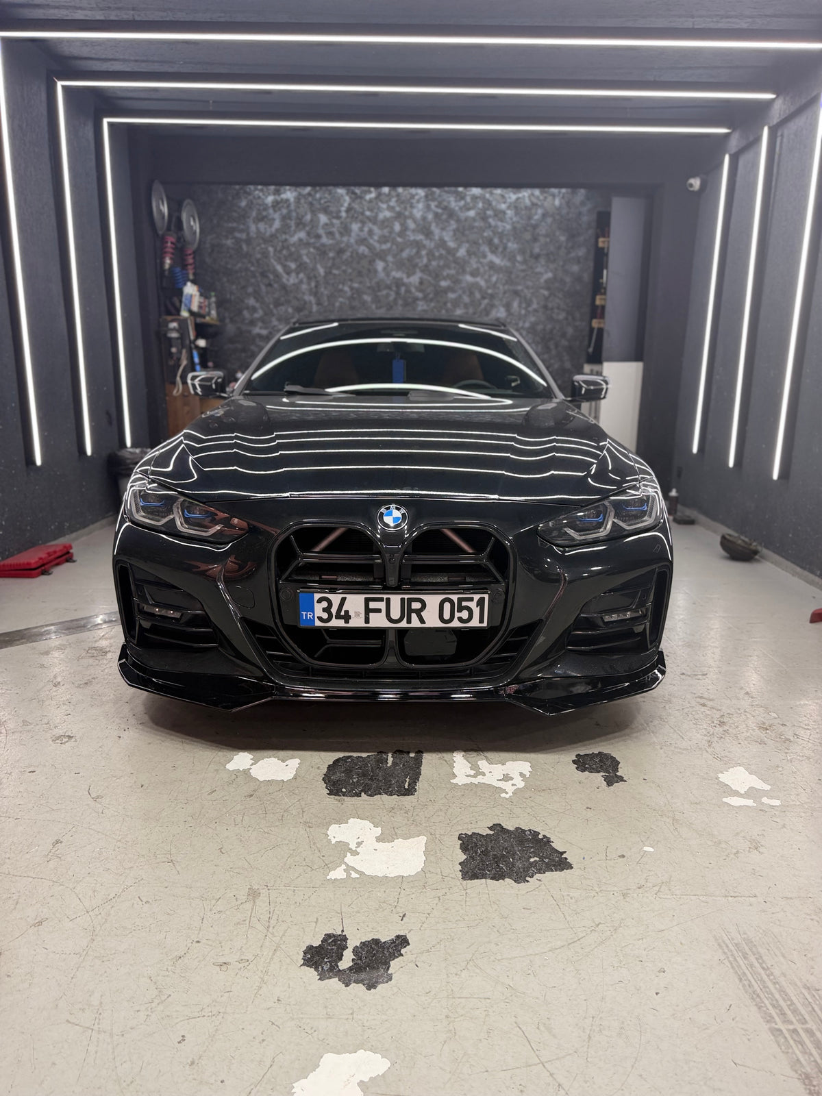 BMW 4 Serisi G22 G23 2020+ Uyumlu M Performance V2 Style 3 Parça Ön Tampon Eki (Lip) – Parlak Siyah