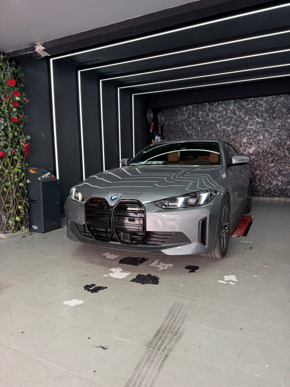 BMW i4 G26 M4 Style parlak siyah böbrek ön panjur
