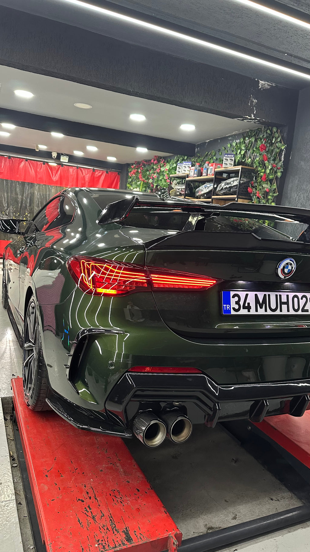 BMW G22 G23 çift çıkış arka difüzör Piano Black görünüm