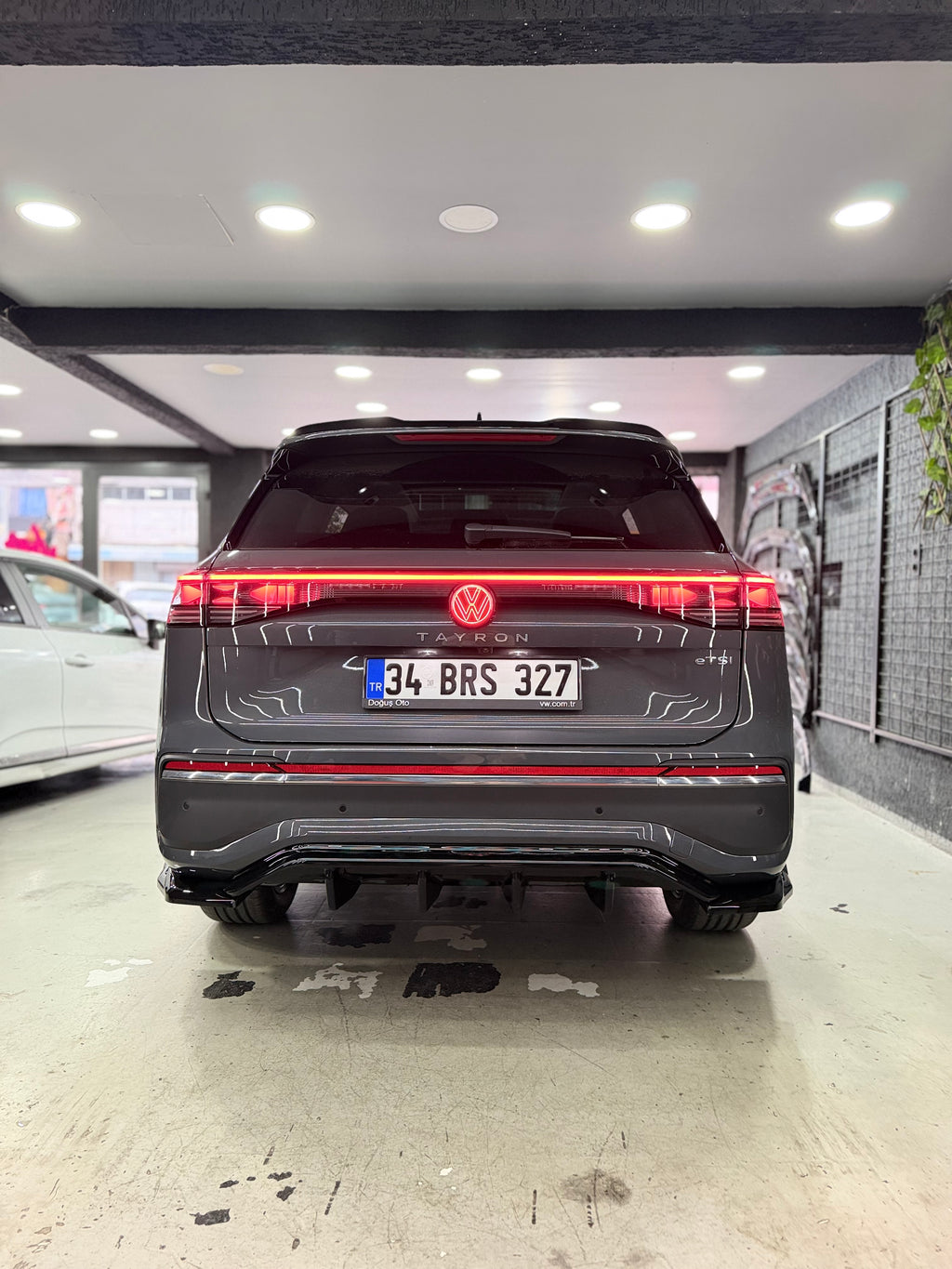 Volkswagen Tayron 2025 ve sonrası arka difüzör ve yan splitter detayları - HY TUNING görsel 10