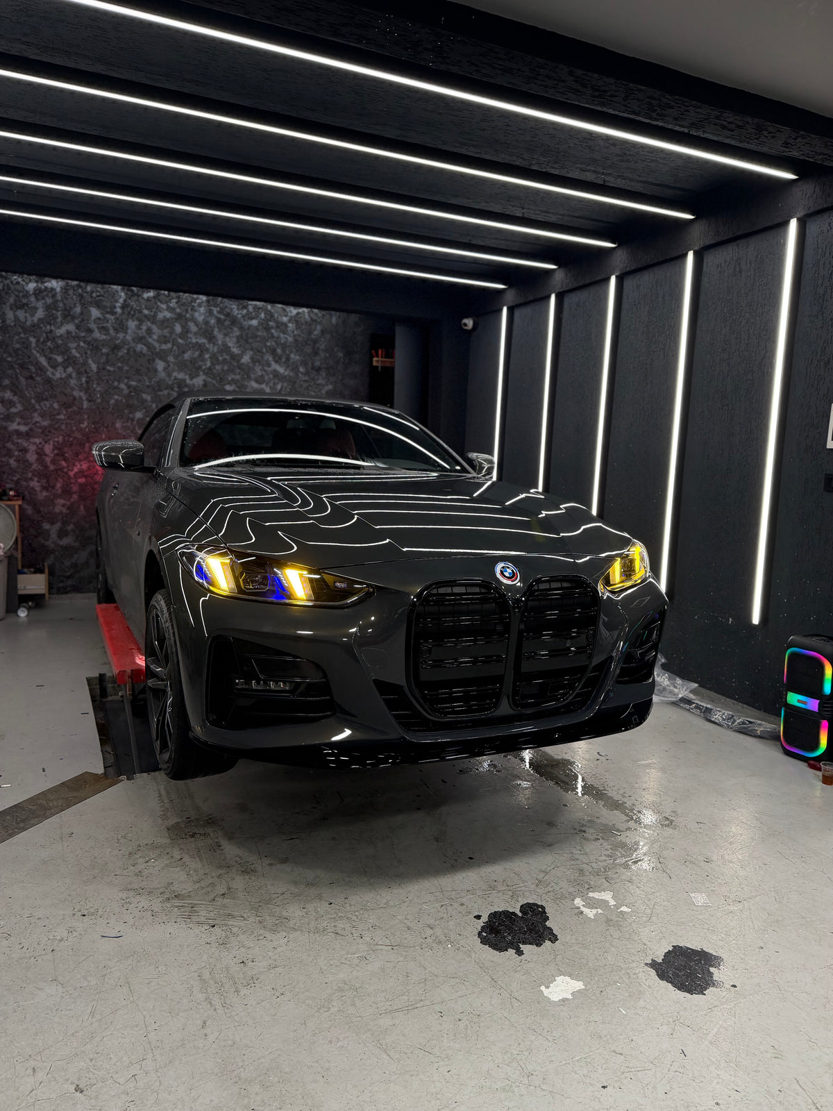 BMW G22 2025 LCI Style far seti sarı gündüz farı görünümü