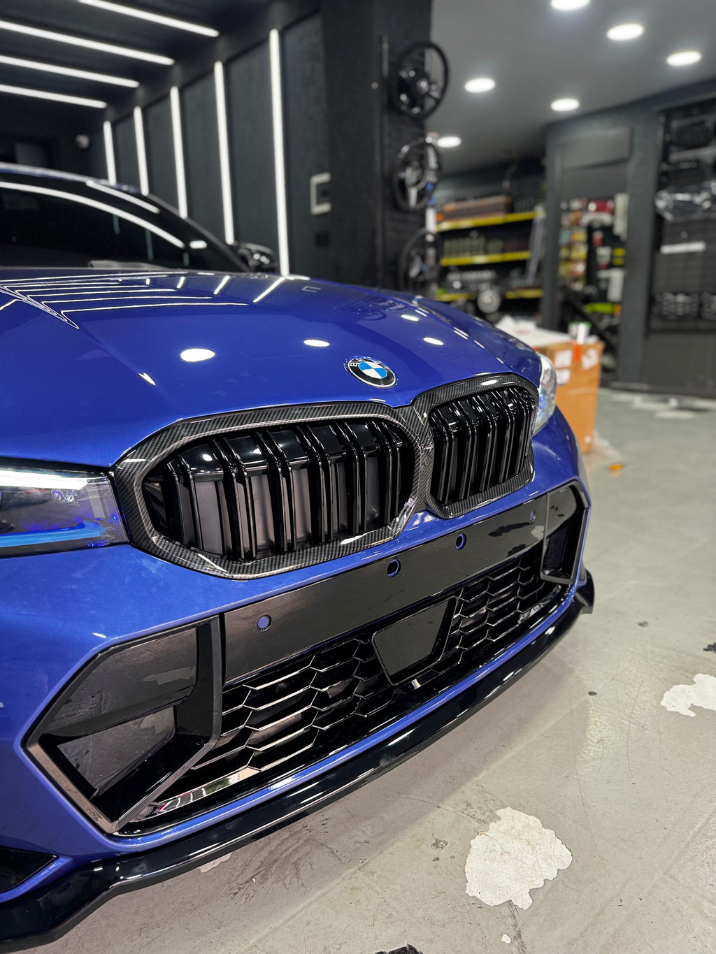 BMW G20 LCI 2022-2025 M3 tasarım karbon çerçeveli ön panjur - ürün görseli 8