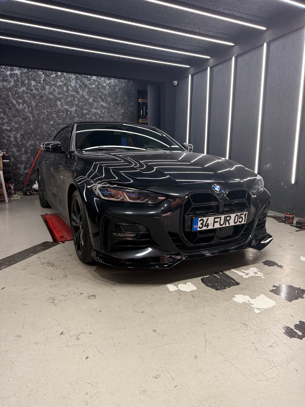 BMW 4 Serisi G22 G23 2020+ Uyumlu M Performance V2 Style 3 Parça Ön Tampon Eki (Lip) – Parlak Siyah