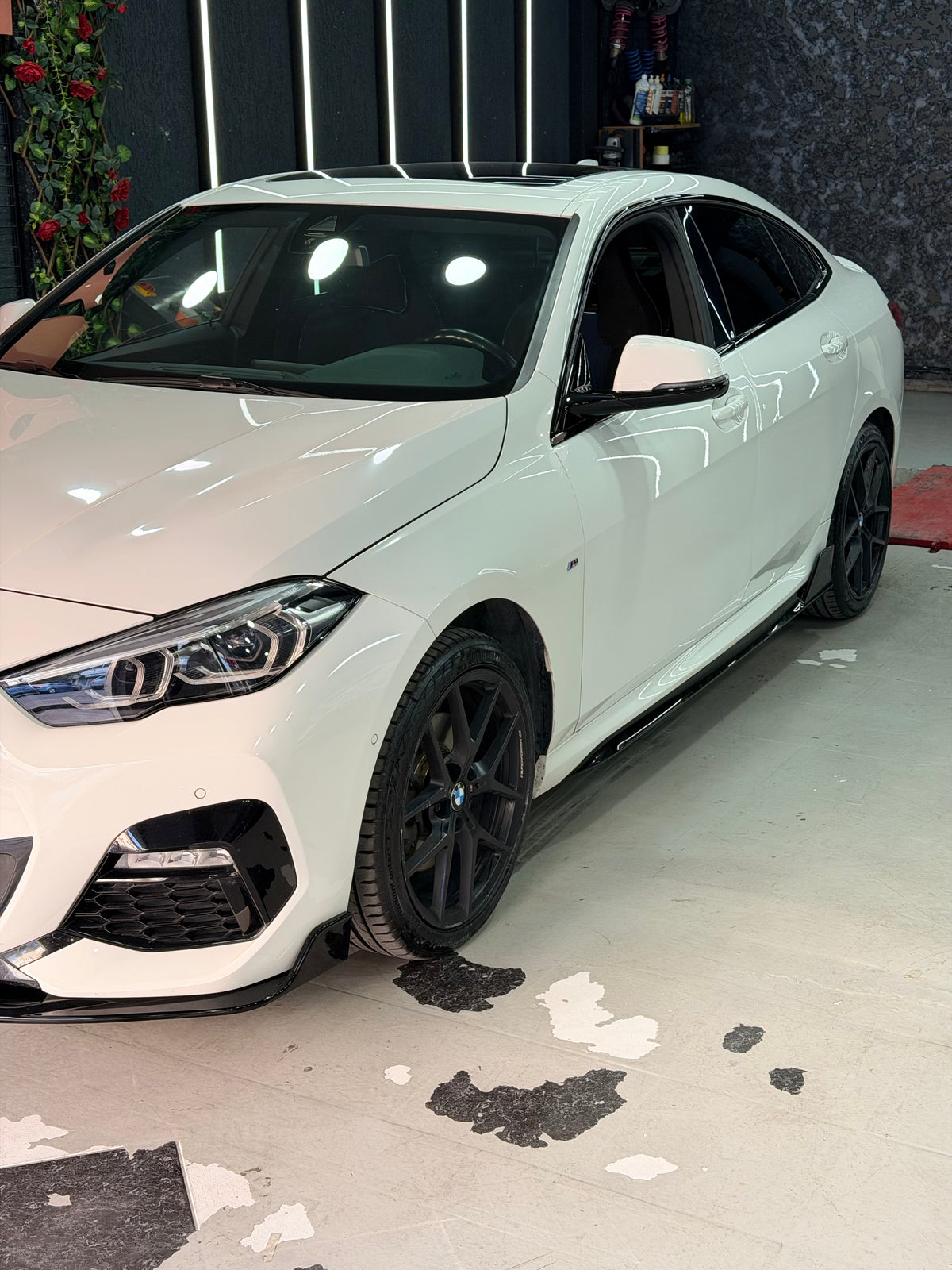 BMW 1 Serisi F40 F70 M Performance Style parlak siyah marşpiyel eki