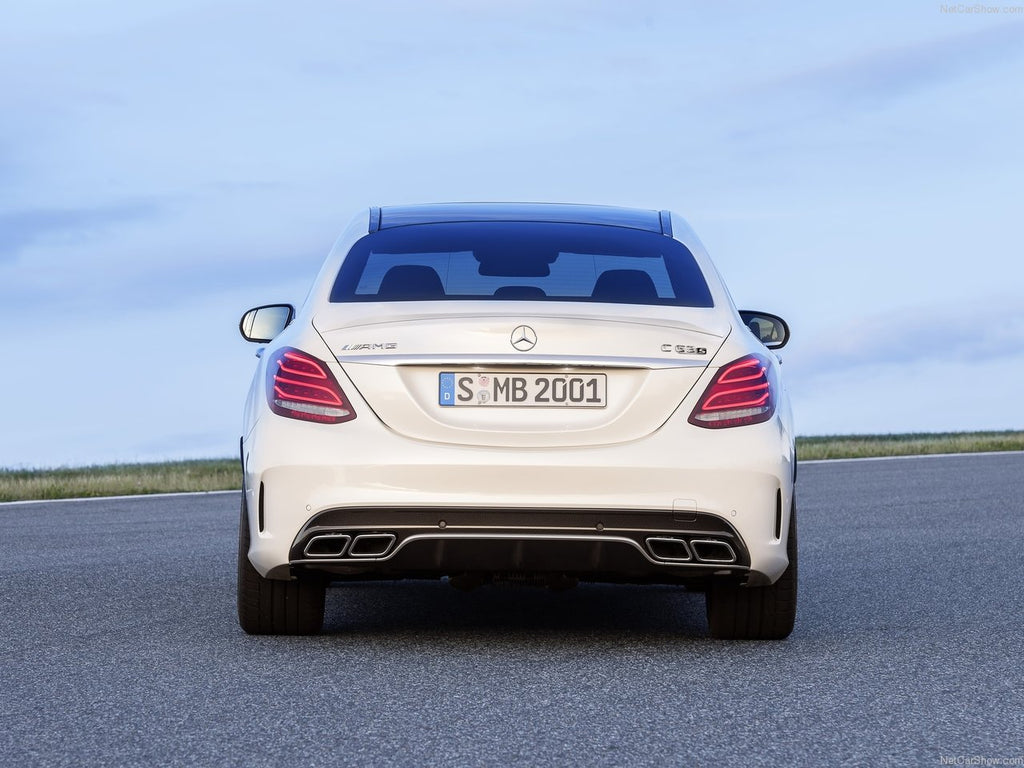 Mercedes W205 Sedan 2014-2018 C63 AMG Style komple arka tampon petek ızgara ve difüzör ürün görseli 2
