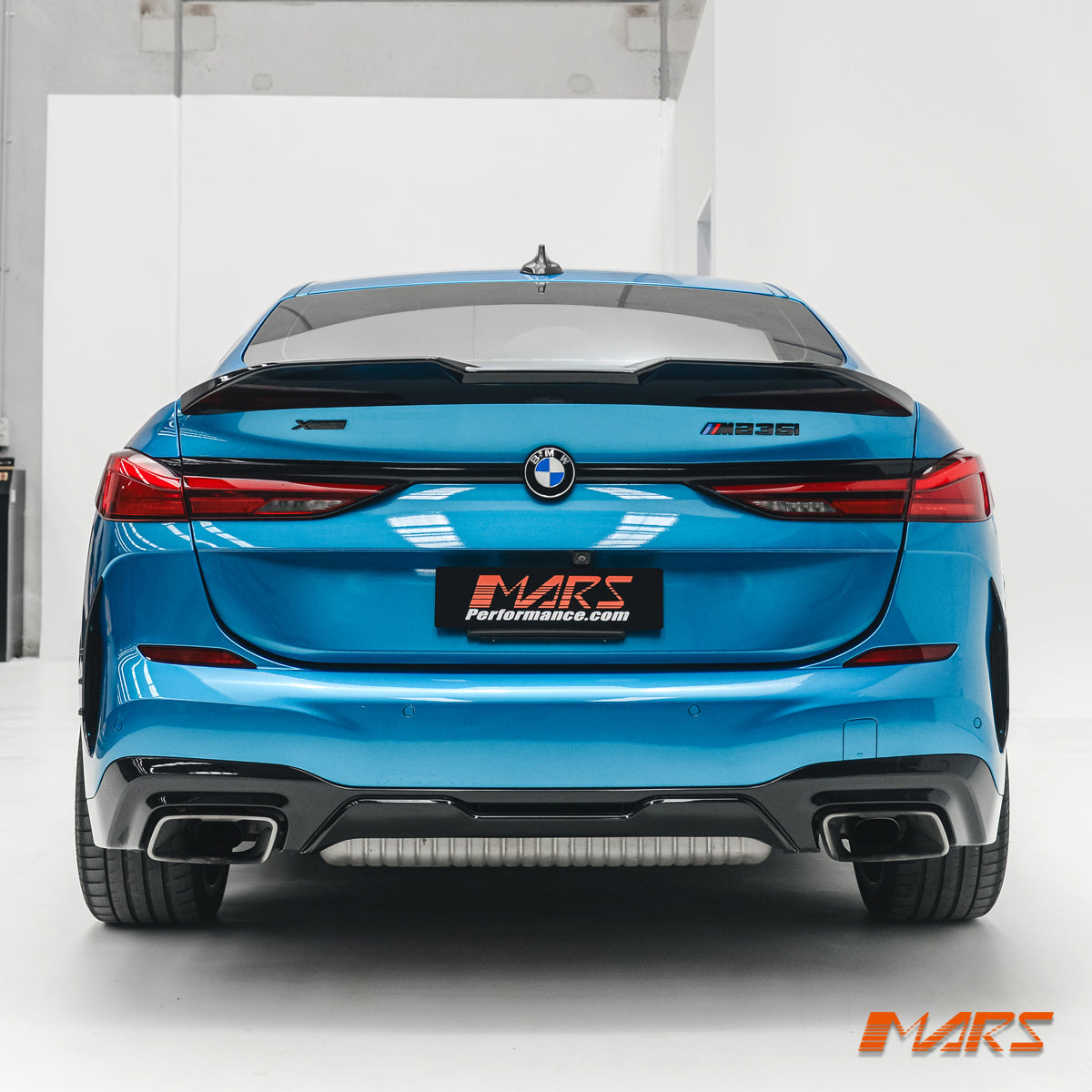 BMW F44 2019-2024 M235i Performance Style difüzör yan görünüm