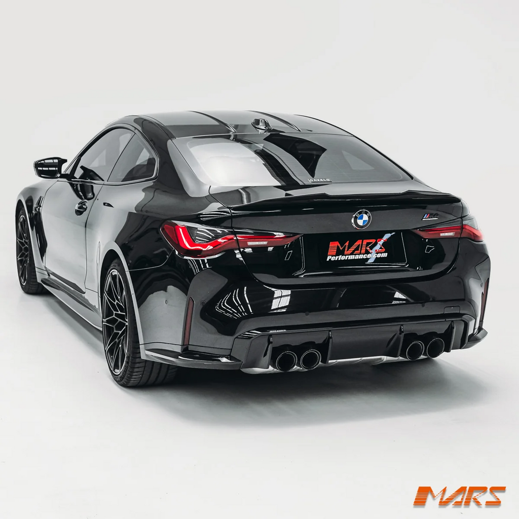 BMW M4 G82 PSM Style bagaj spoyleri uygulaması, sol arka açı