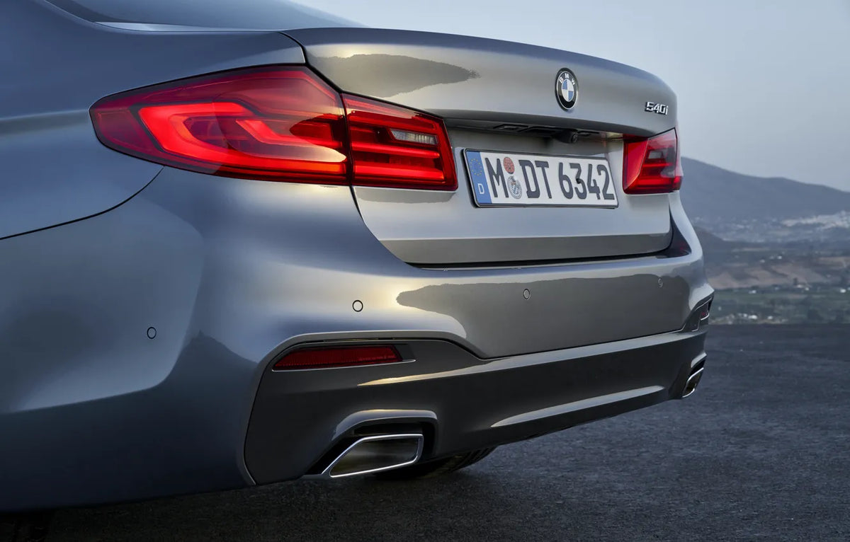 BMW 5 Serisi G30 2017-2023 Uyumlu 540i Style Arka Difüzör ve Krom Kare Egzoz Ucu Seti