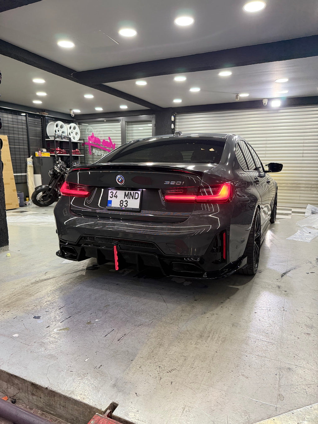 BMW 3 Serisi G20 LCI BM Power LED Aydınlatmalı Arka Difüzör ve Egzoz Ucu Seti