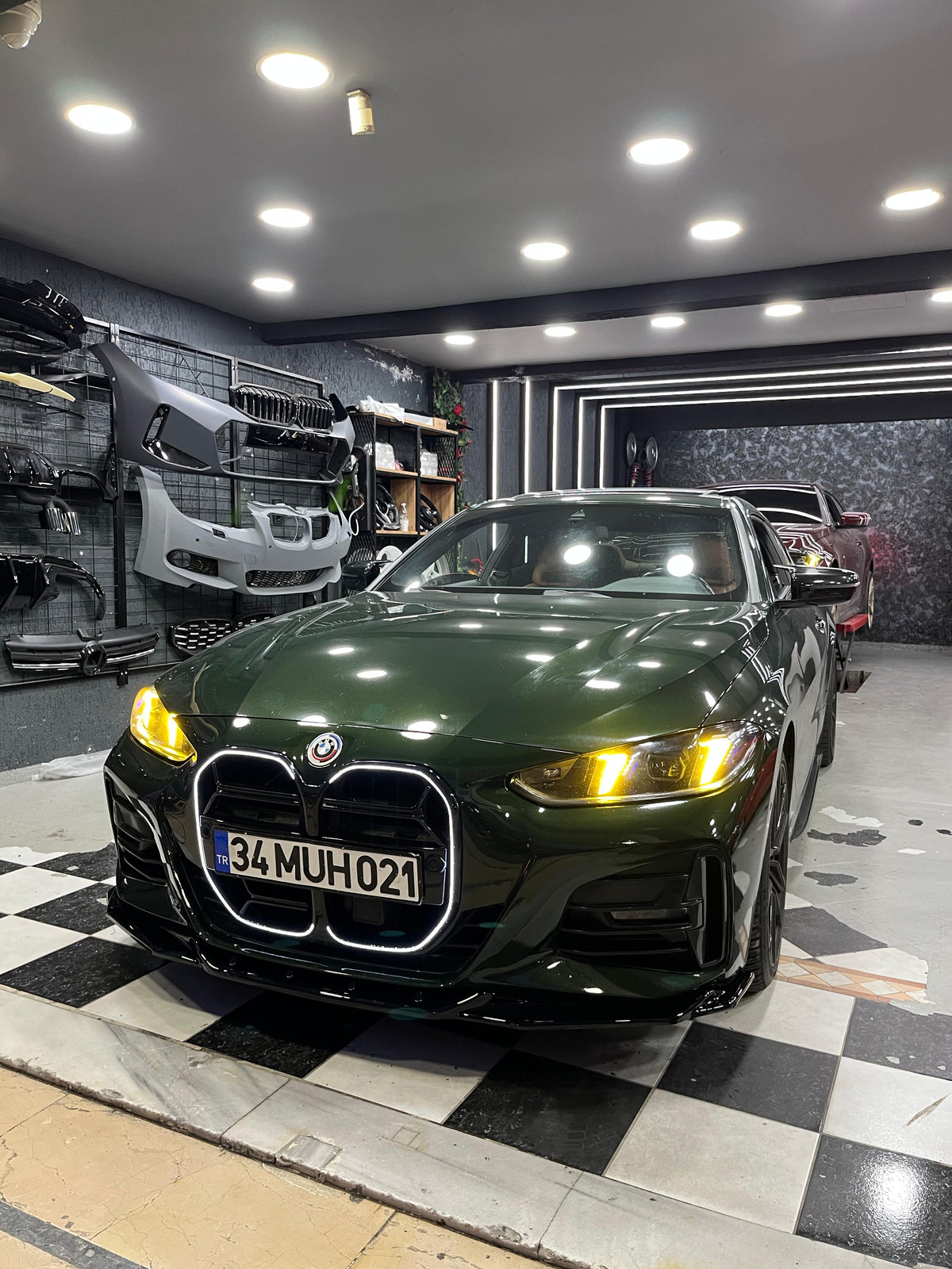 BMW 4 Serisi G22 G23 LED ışıklı ön panjur ürün detayı