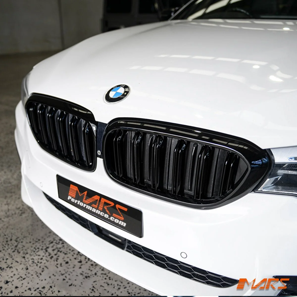 BMW 5 Serisi G30 Uyumlu 2017-2019 Uyumlu M5 Style Çift Çizgi Panjur