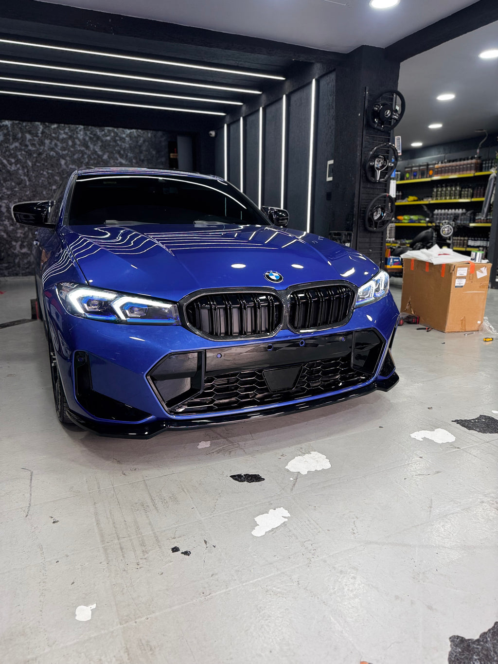 BMW G20 LCI 2022-2025 M3 tasarım karbon çerçeveli ön panjur - ürün görseli 10