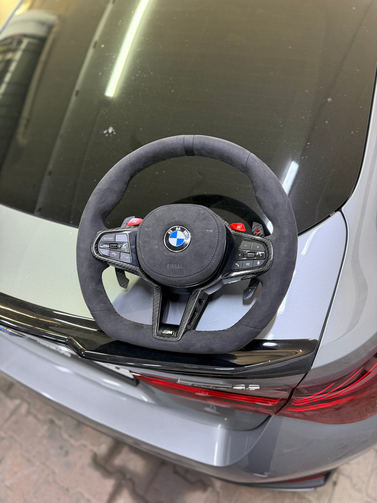 BMW F40 F44 G20 G22 G23 G26 G29 i4 Uyumlu G82 CS Style Alkantara Direksiyon Simidi ve Airbag