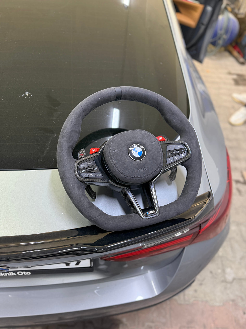 BMW F40 F44 G20 G22 G23 G26 G29 i4 Uyumlu G82 CS Style Alkantara Direksiyon Simidi ve Airbag