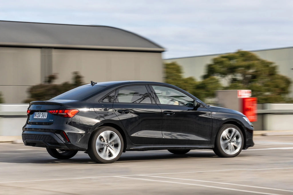 Audi A3 Sedan 2024 ve sonrası S Line Style komple arka tampon difüzör seti ürün görseli 3
