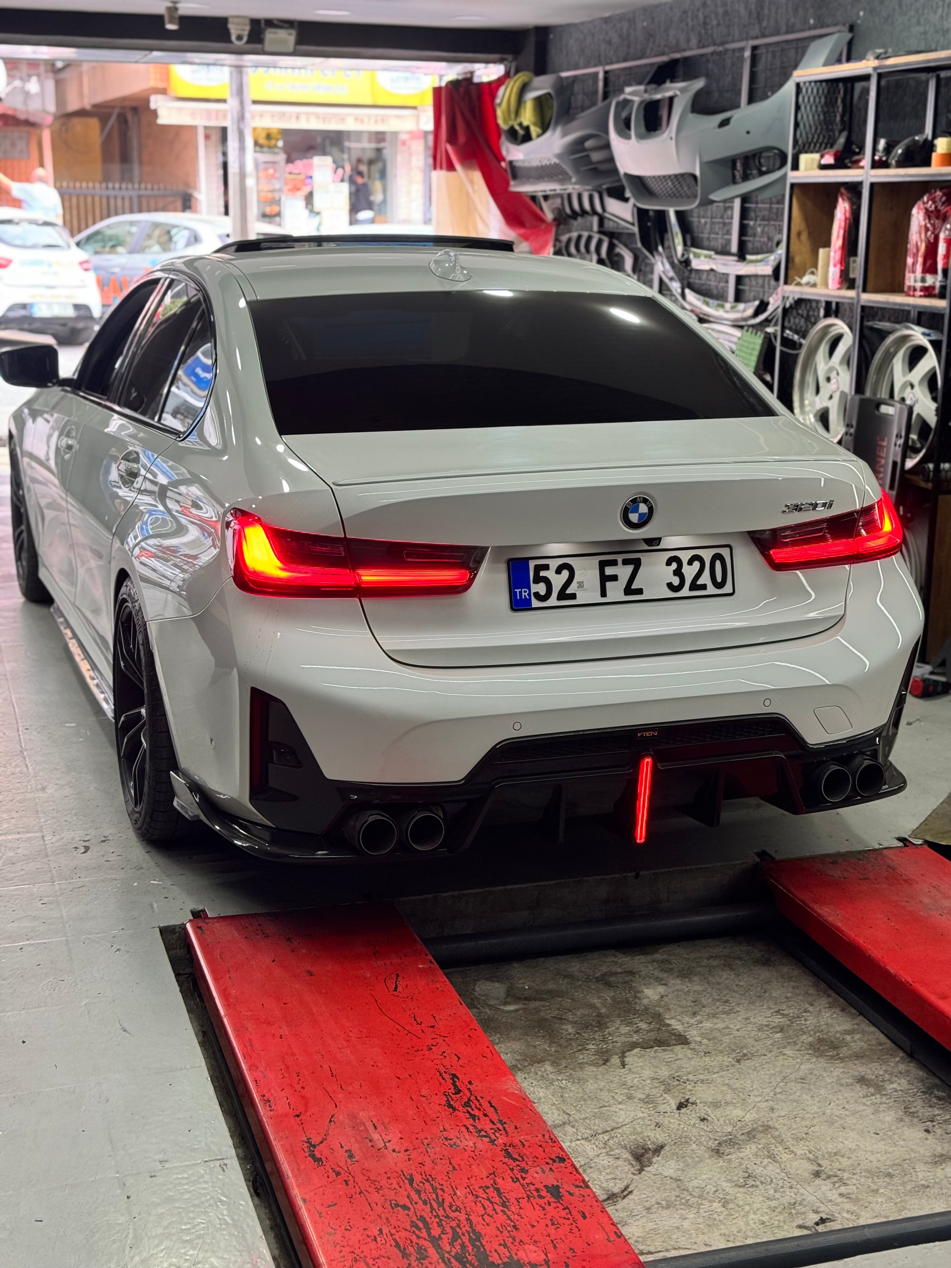BMW G20 LCI 340 340i M340i F1 Ledli Işıklı Çakarlı Vten Difüzör