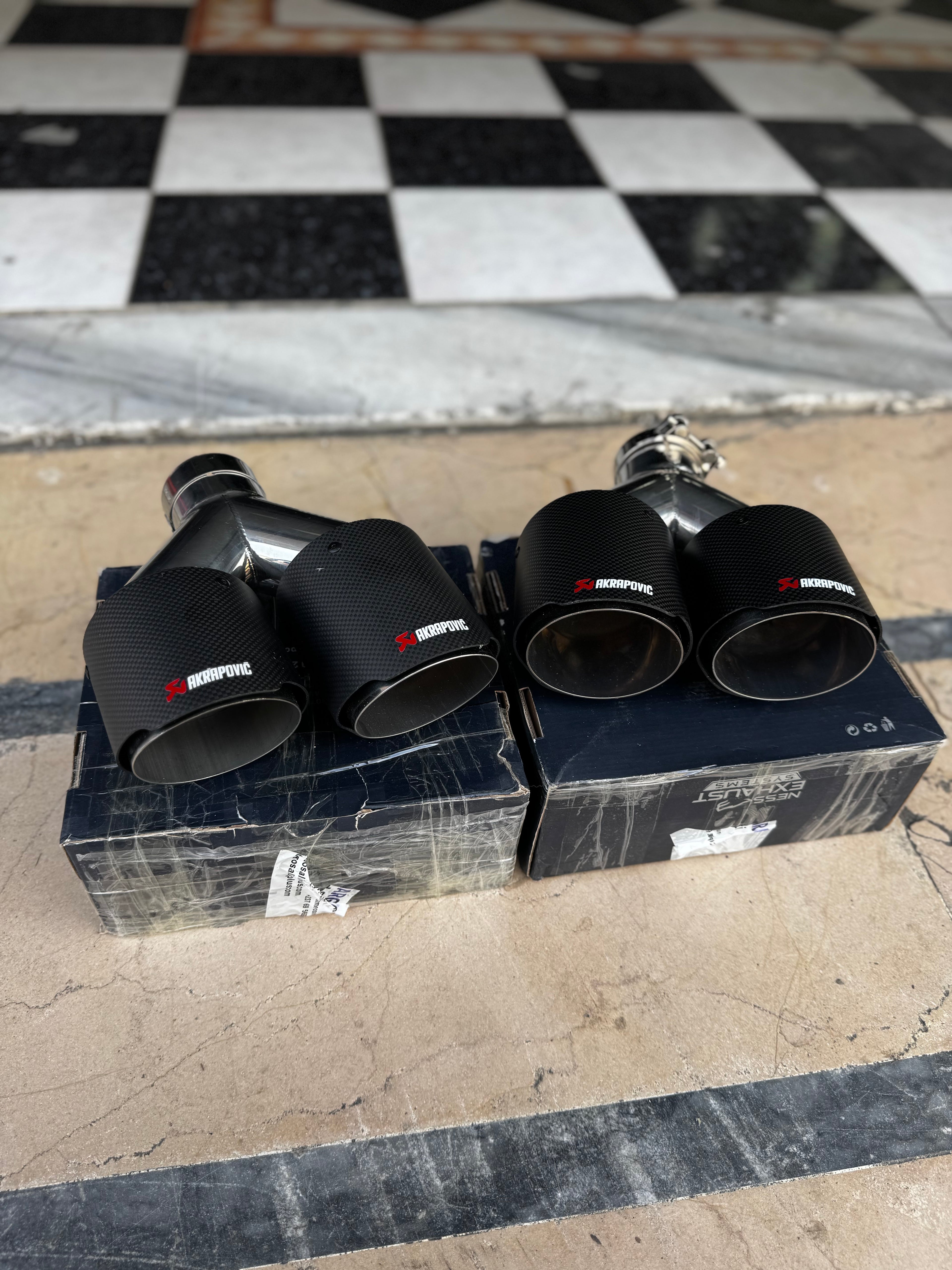 BMW G20 G22 G23 G26 G30 Akrapovic Karbon Egzoz Ucu Seti