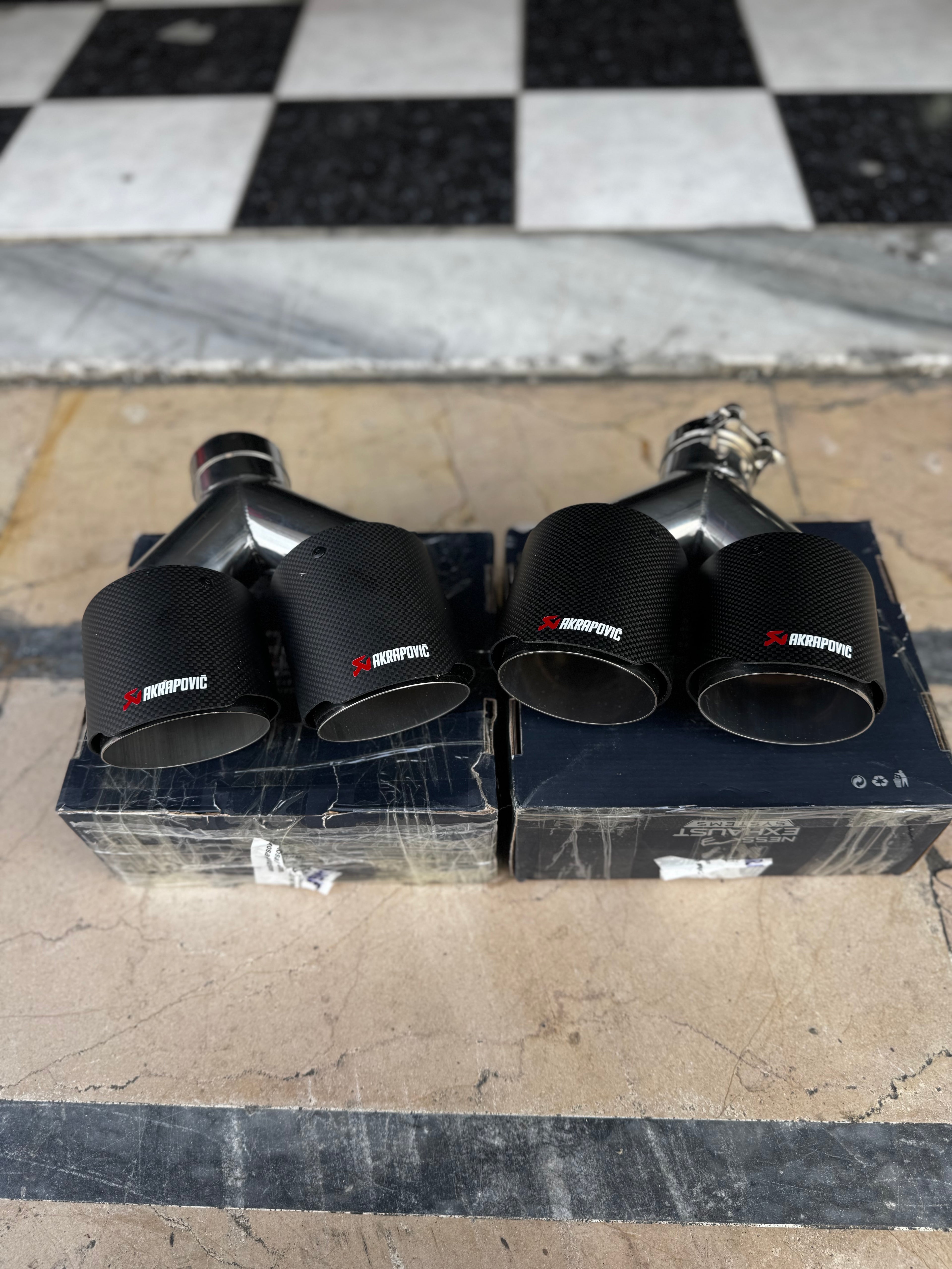 BMW G20 G22 G23 G26 G30 Akrapovic Karbon Egzoz Ucu Seti