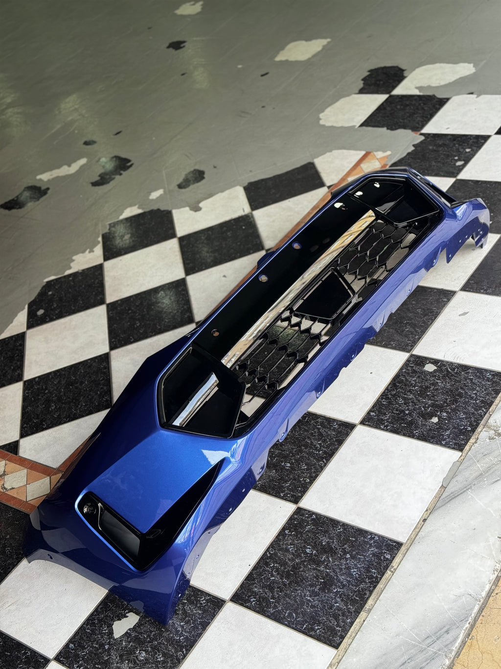 BMW G20 LCI C31 Portimao Blue Metalik Sıfır Taiwan Ön Tampon