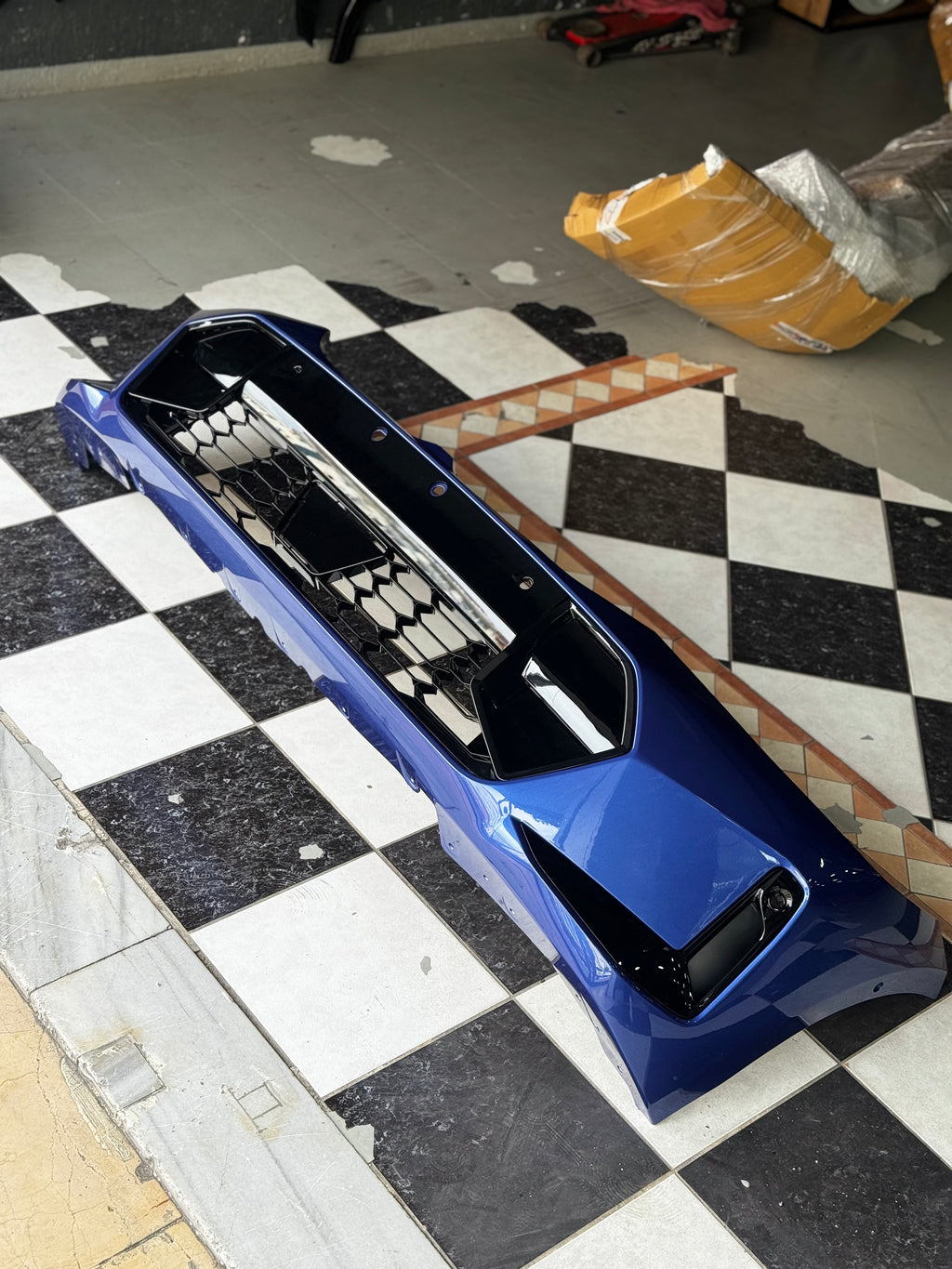 BMW G20 LCI C31 Portimao Blue Metalik Sıfır Taiwan Ön Tampon