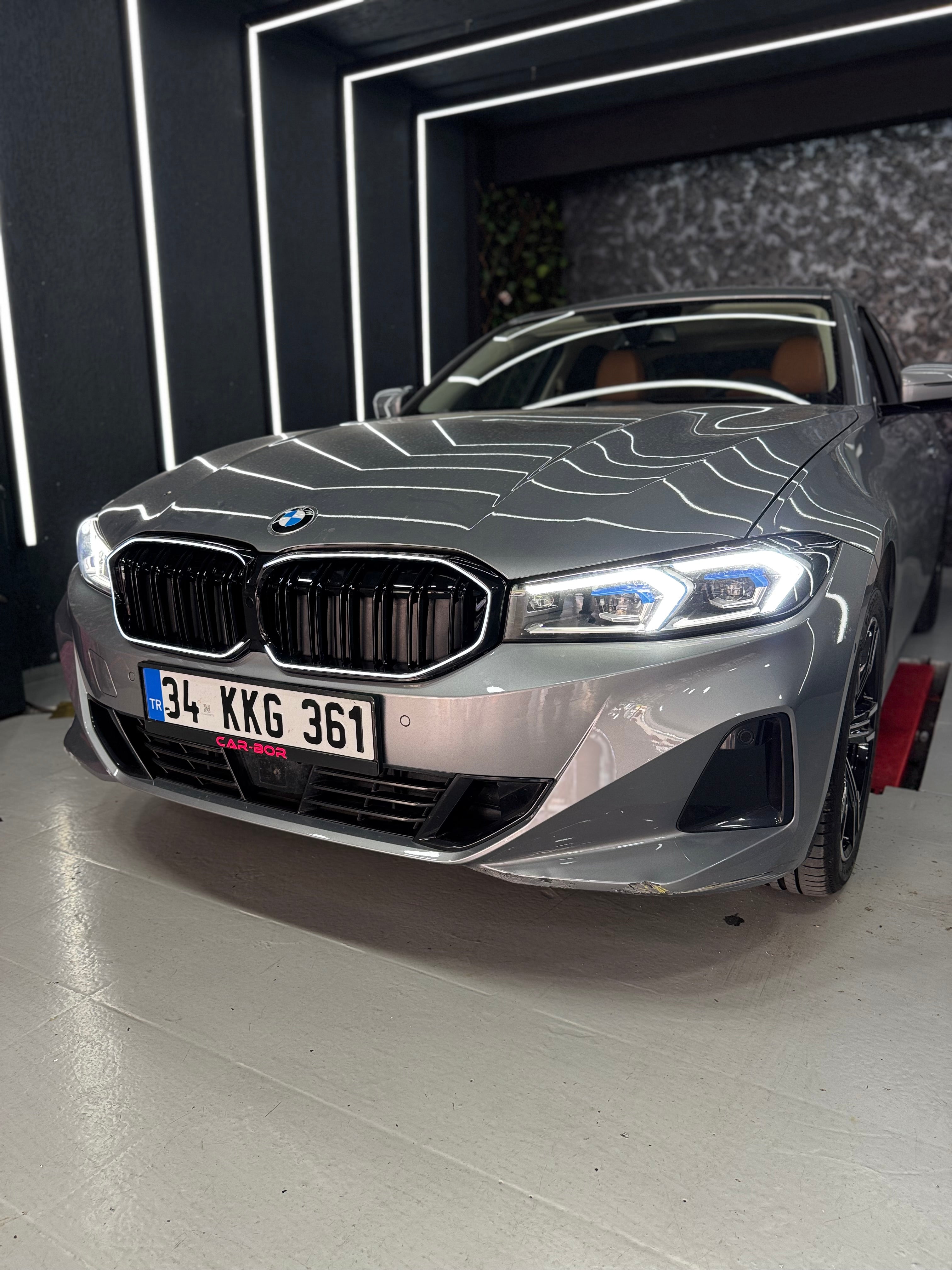 BMW 3 SERİSİ G20 LCI 2022+ ÇİFT ÇITA LEDLİ PANJUR PIANO BLACK