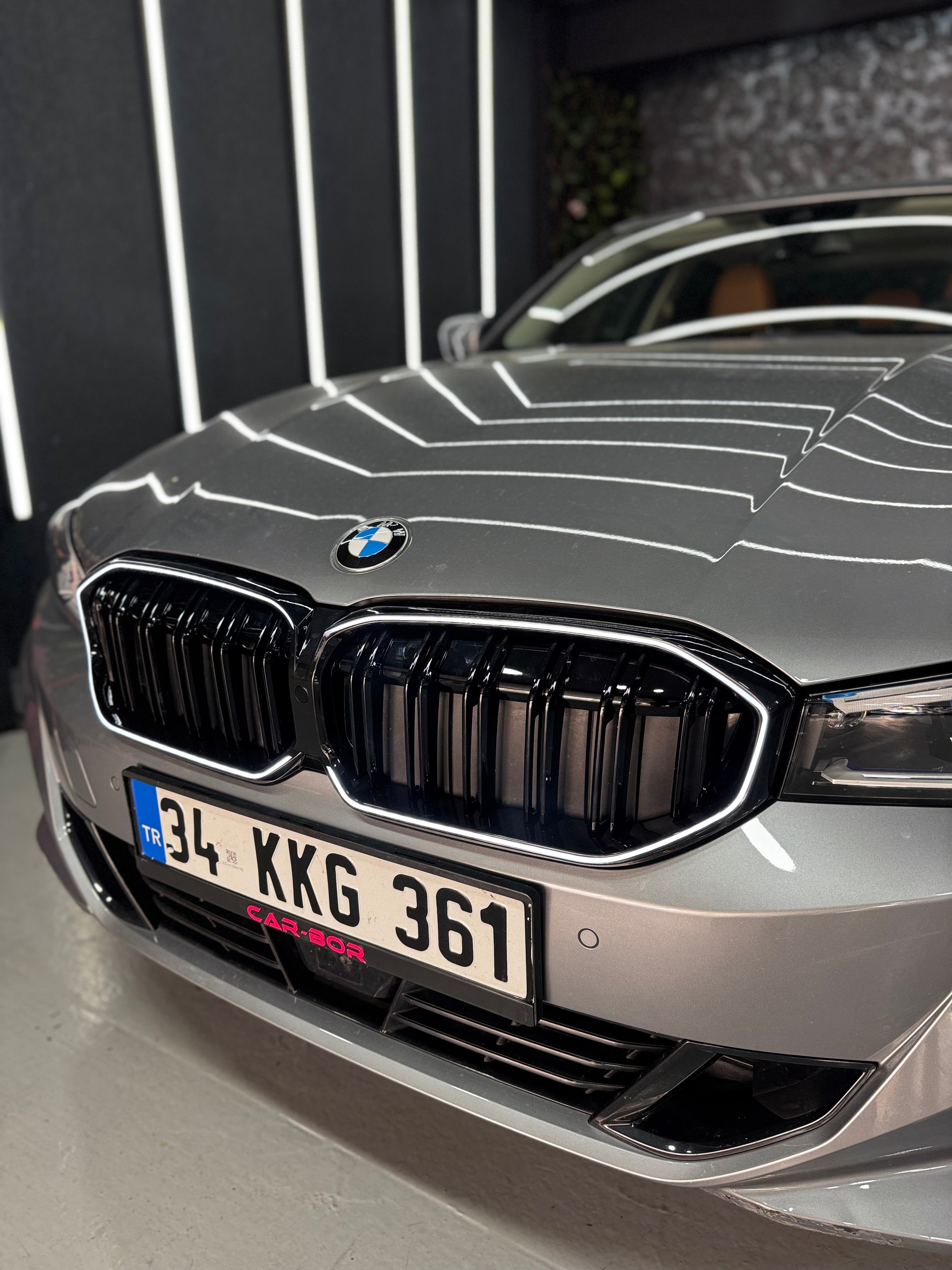 BMW 3 SERİSİ G20 LCI 2022+ ÇİFT ÇITA LEDLİ PANJUR PIANO BLACK