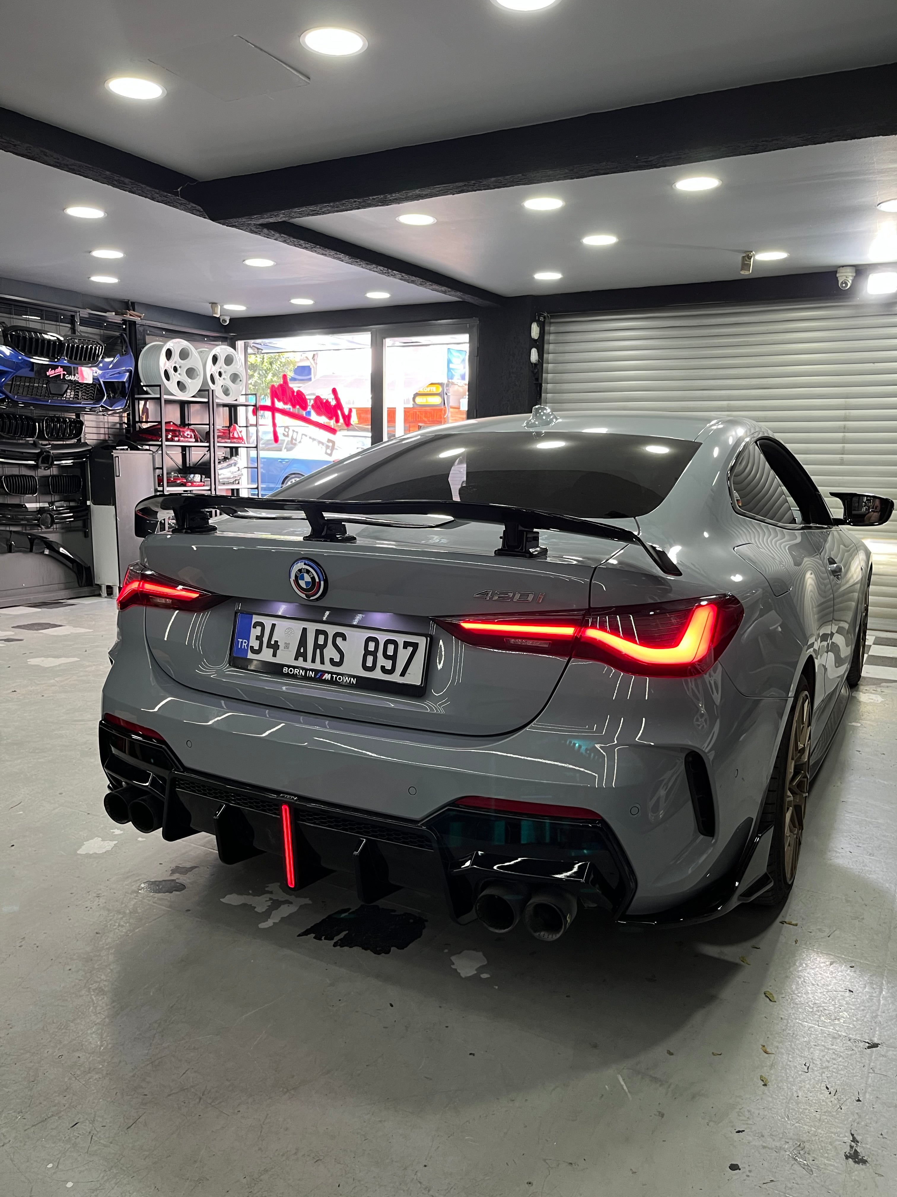 BMW 4 Serisi G22 G23 2020+ Uyumlu VTEN F1 Style LEDli Çakar Animasyonlu Reflektörlü Difüzör