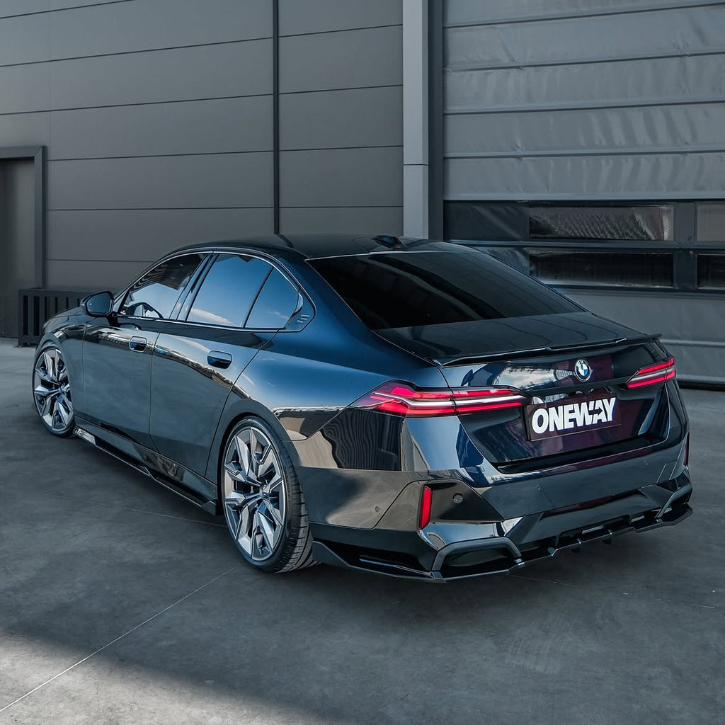 BMW G60 2023+ 6 parça M Sport Body Kit