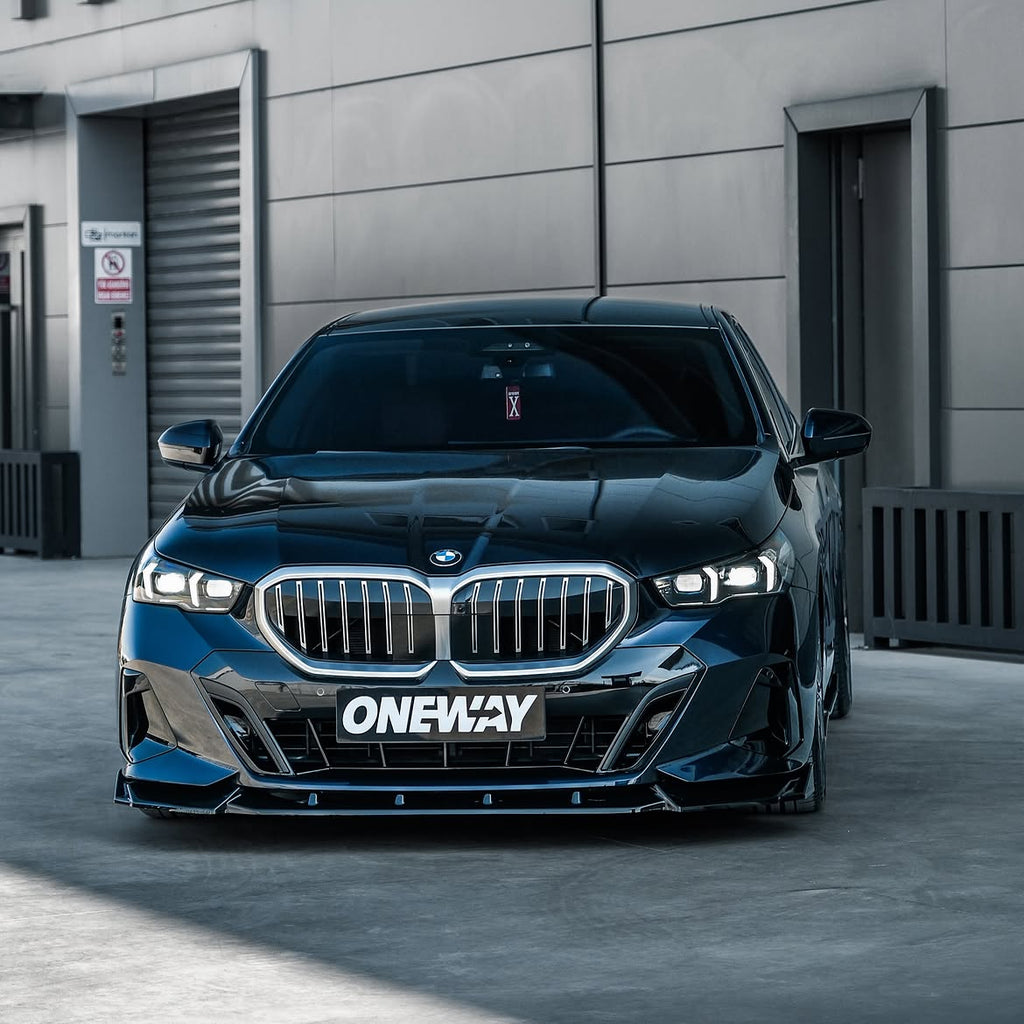 BMW G60 M Sport Body Kit parlak siyah detay