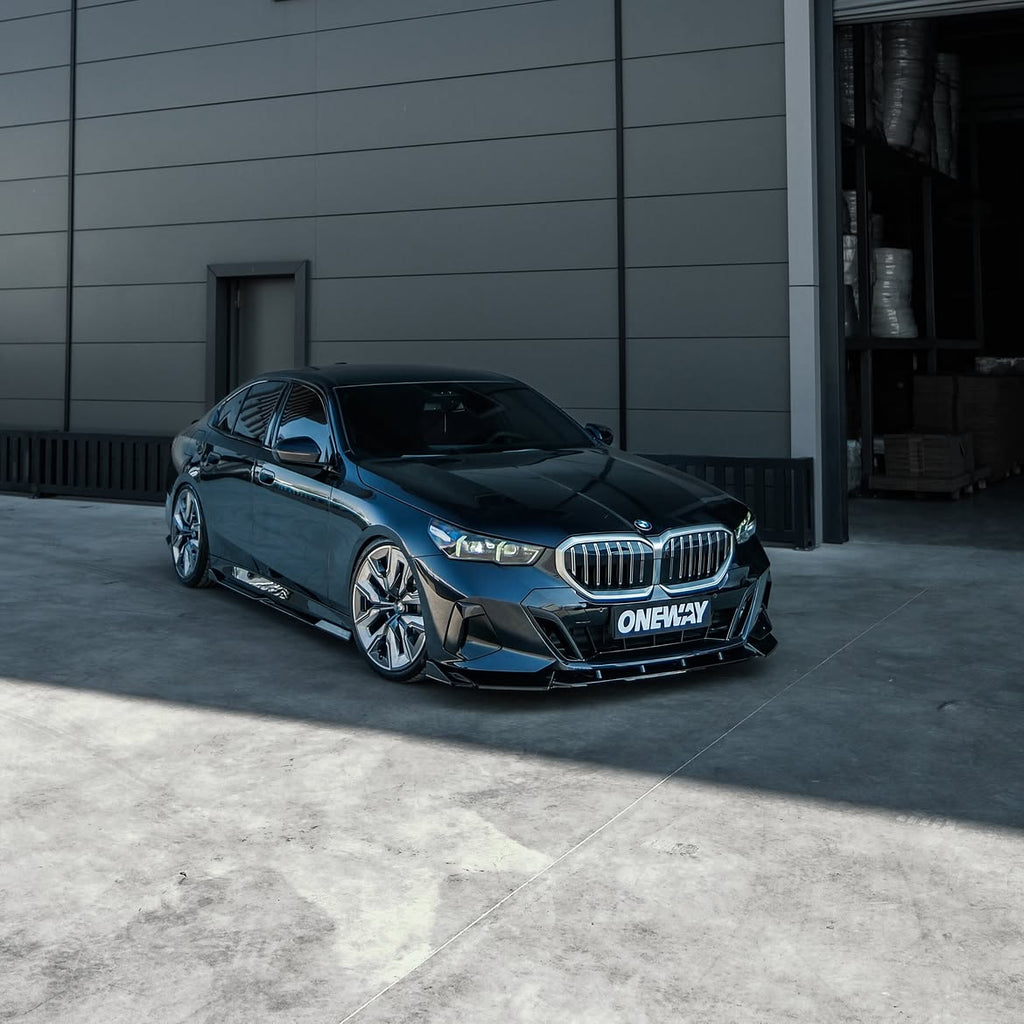 BMW i5 M Sport Body Kit 6 parça set detay