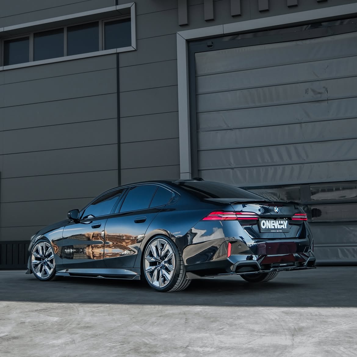 BMW G60 i5 M Sport Body Kit arka görünüm