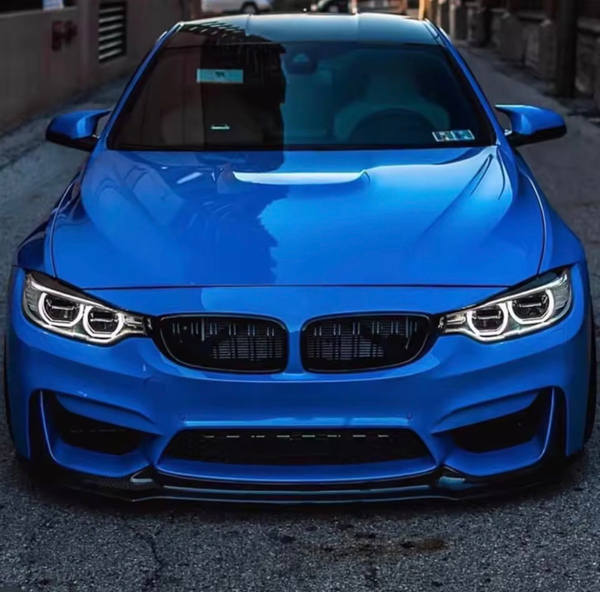 BMW M3 F80 ve M4 F82 F83 uyumlu karbon görünümlü ön tampon eki