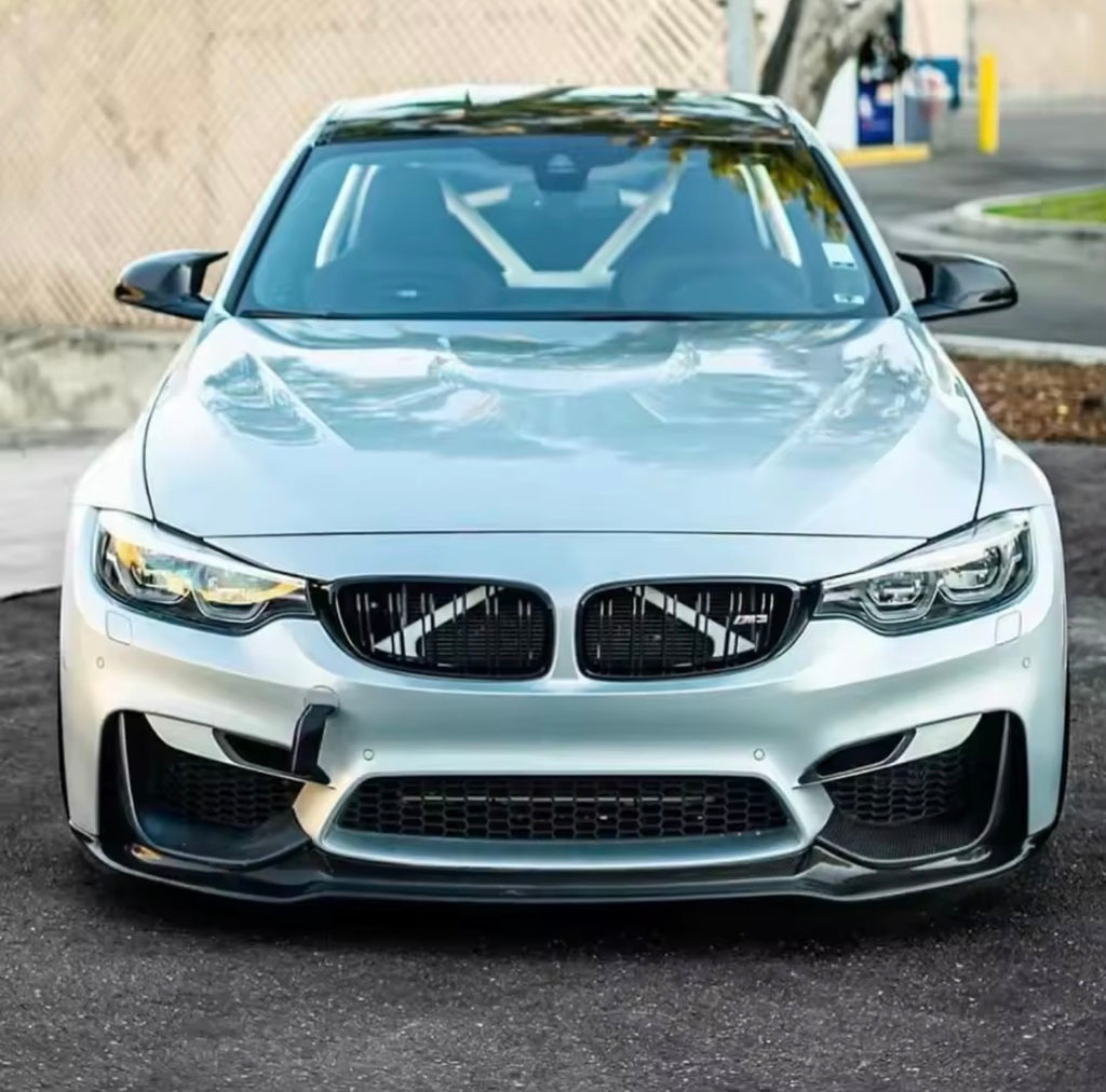 BMW M3 F80 ve M4 F82 F83 uyumlu karbon görünümlü ön tampon eki