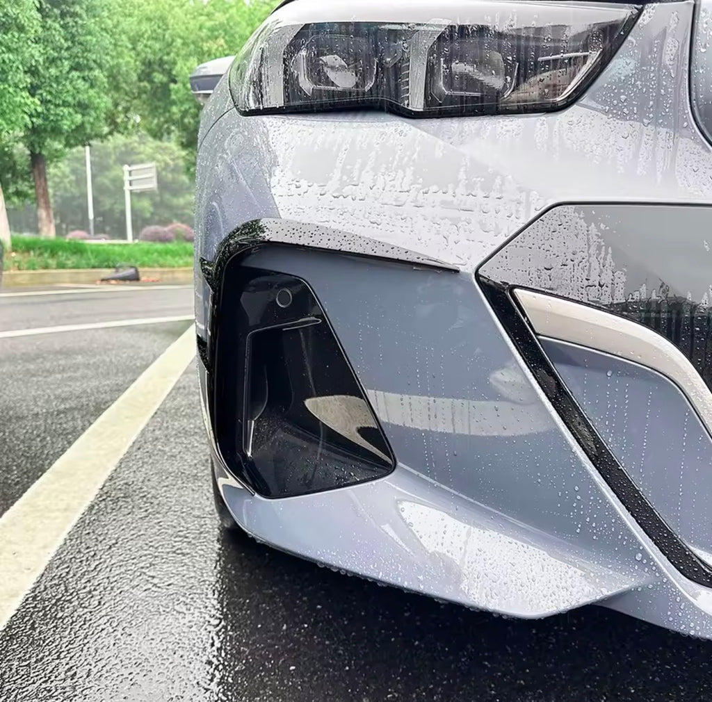BMW G60 ve i5 2024+ parlak siyah ön tampon bıçakları - ürün görseli 5