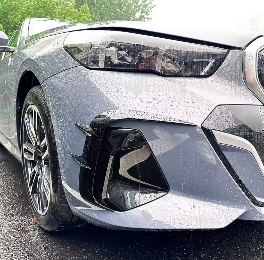 BMW G60 ve i5 2024+ parlak siyah ön tampon bıçakları - ürün görseli 4