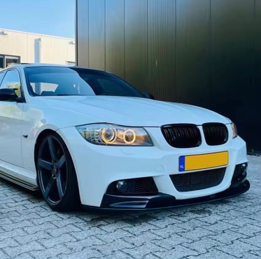 BMW E90 LCI M Performance ön tampon eki beyaz araç uygulaması