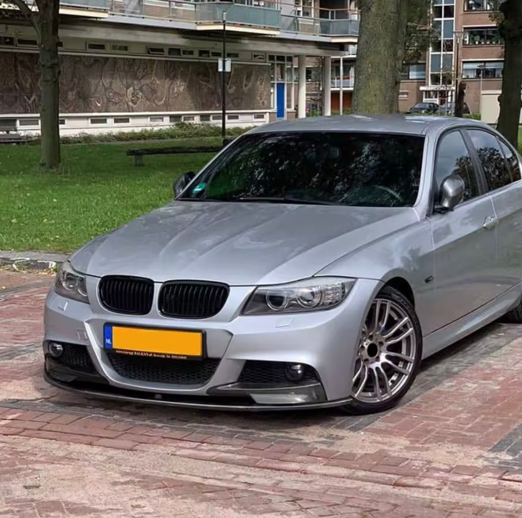 BMW E90 LCI M Performance ön tampon eki gri araç uygulaması