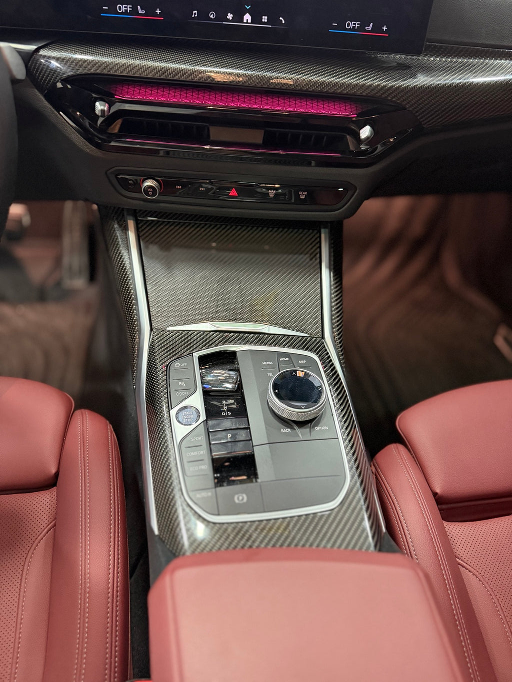 BMW 3 Serisi G20 LCI 2 2025+ karbon trim seti araç içi uygulama