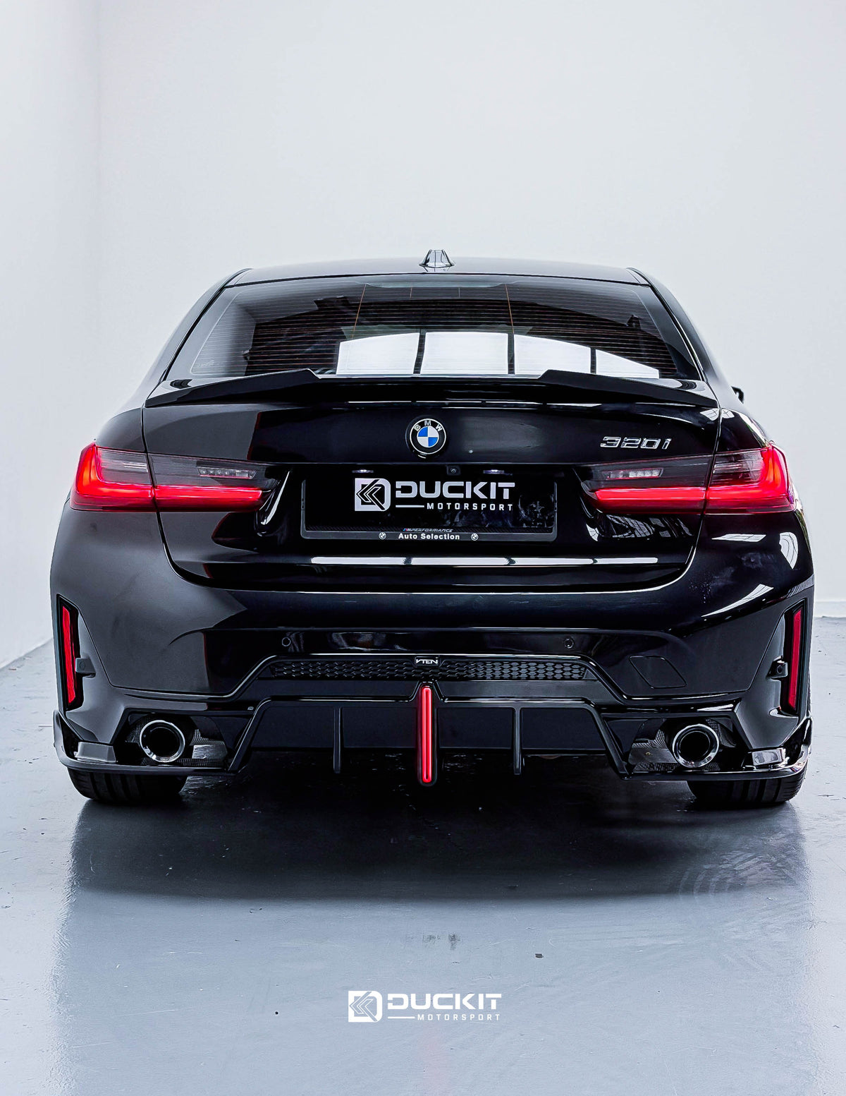 BMW G20 M4 Style bagaj spoyleri arka görünüm