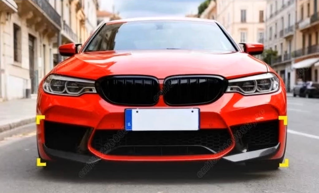 BMW G30 M5 ön tampon köşe eki kırmızı araç önden görünüm
