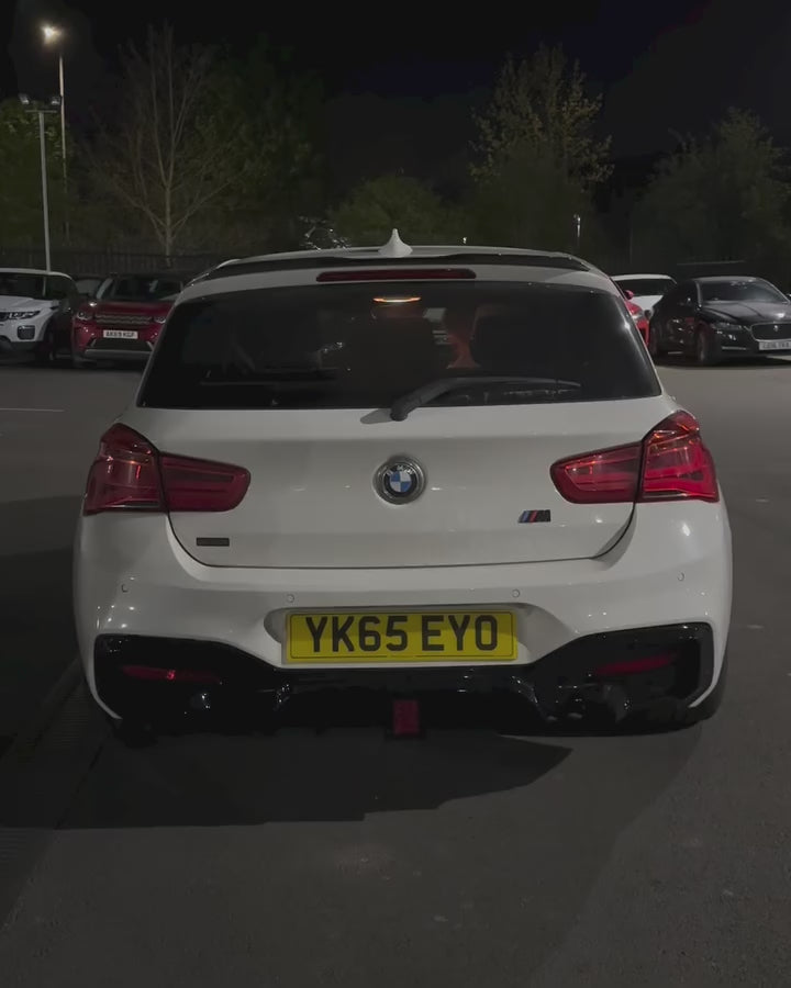 BMW 1 Serisi F20 LCI 2015-2019 Uyumlu M Performance Parlak Siyah LED’li Arka Difüzör